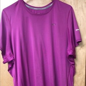 Nike plus size active top